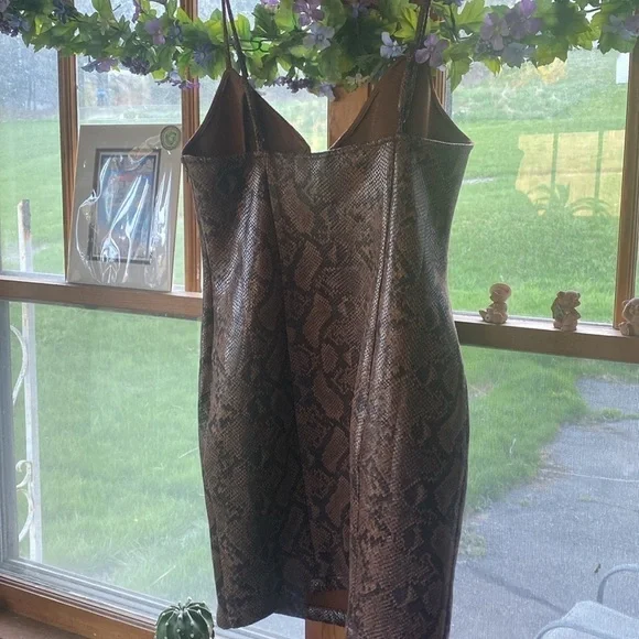 Snakeskin dress - Picture 2 of 2